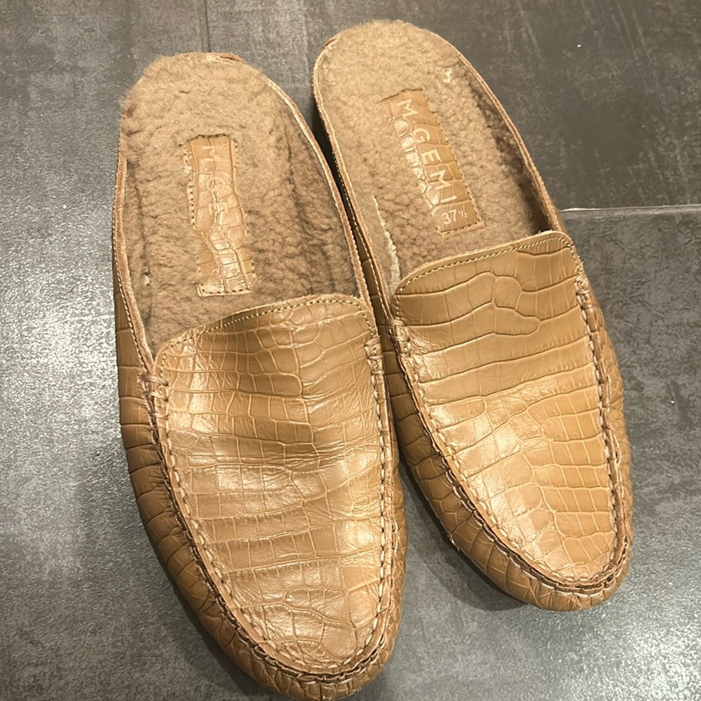 M Gemi driver moccasins size 7.5 worn one time. Smoke free pet free home